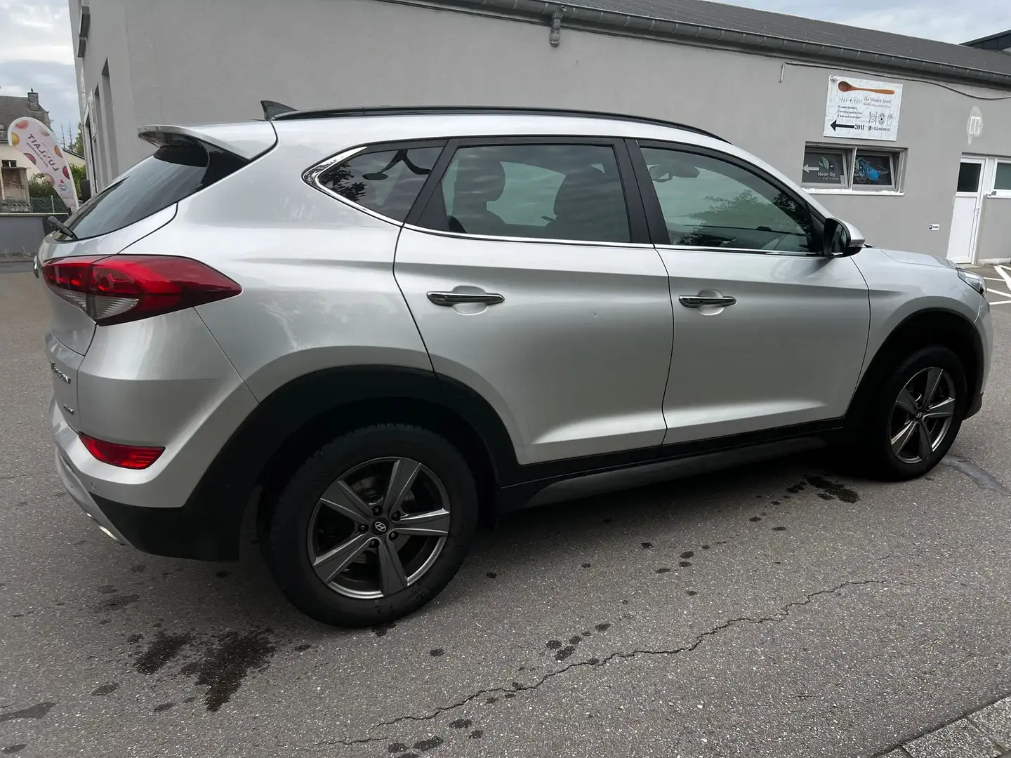 Hyundai TUCSON Tucson 2.0 CRDi 4WD Automatik 25 Jahre Argent - 2