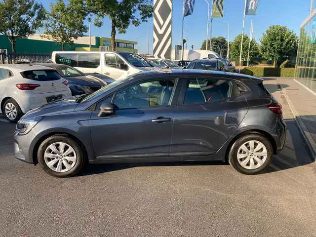 Renault Clio view 4