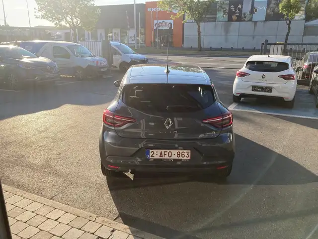 Renault Clio view 5