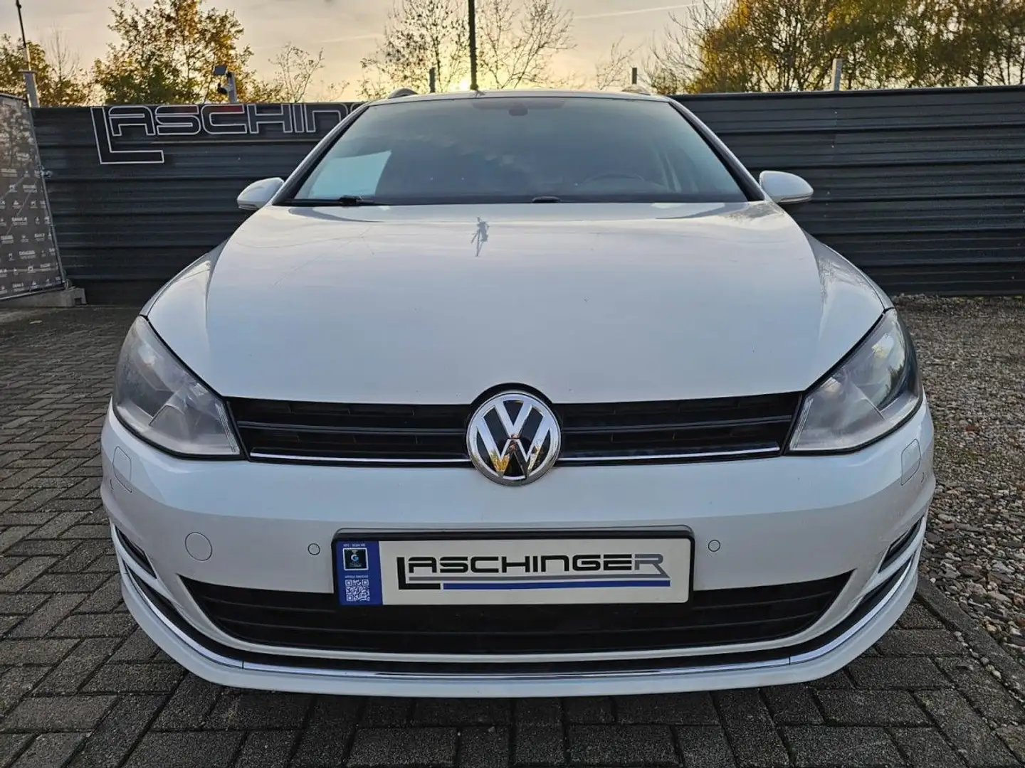 Volkswagen Golf VII 1.4 TSI Allstar NAVI CAM LM SHZ TEMPOM Bílá - 2