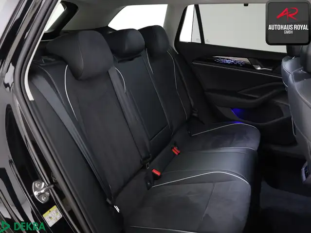 Volkswagen Passat view 13