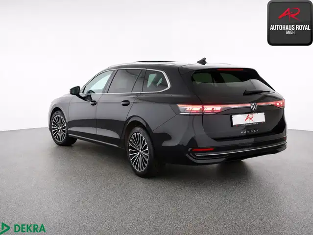 Volkswagen Passat view 3