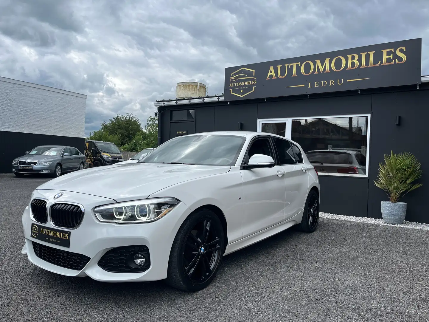 BMW 118 118i // 136cv // Full Pack M ! Wit - 1