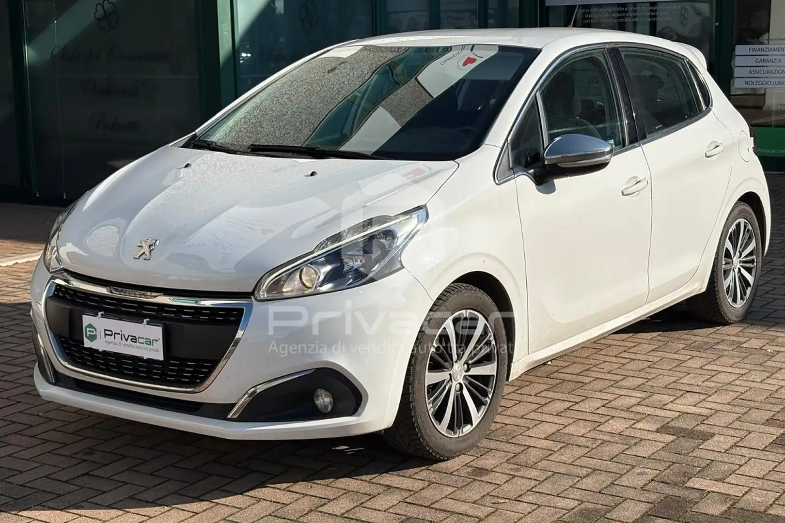 Peugeot 208 PureTech 82 5 porte Allure Weiß - 1