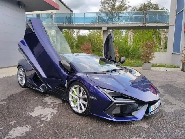 Lamborghini Revuelto TVA déductible
