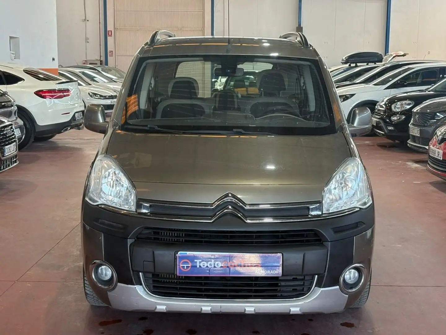 Citroen Berlingo Combi 1.6HDI XTR Plus 90 Marrón - 2