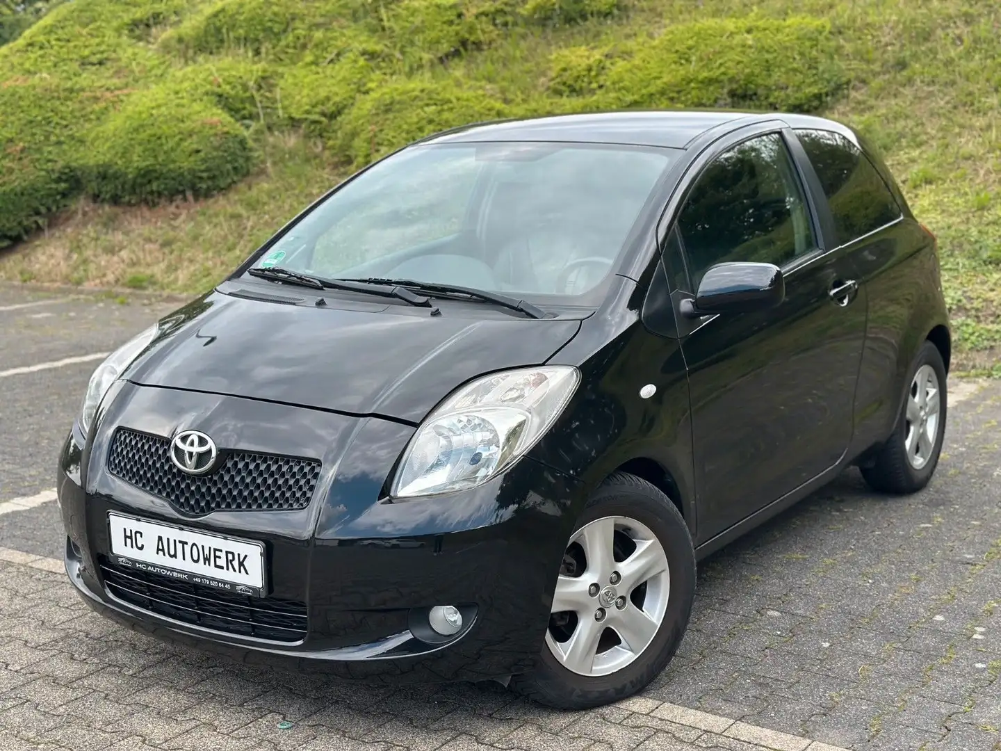 Toyota Yaris 1,3 Automatik*Keyless go*Leder* Klima-Atk Nero - 2