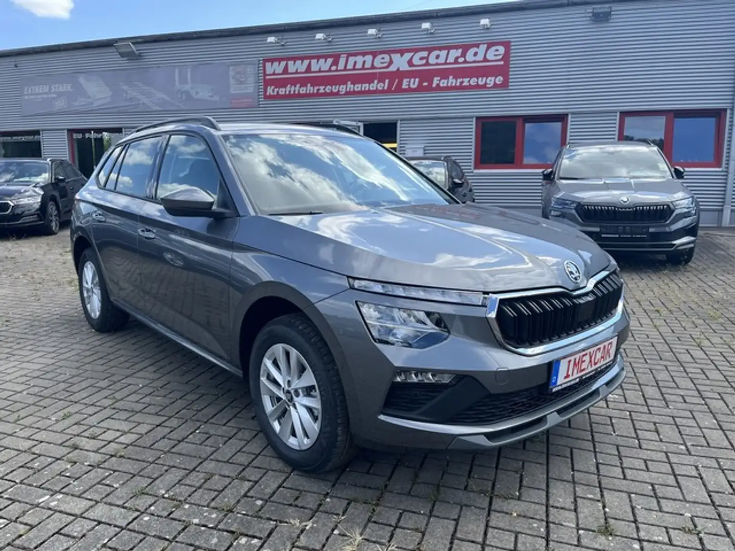 Skoda Kamiq 1,5 TSI DSG Selection + Kamera + LED +  PDC + Klim Grau - 1