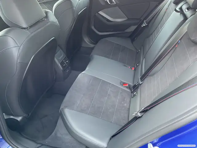 BMW 1 Series view 11