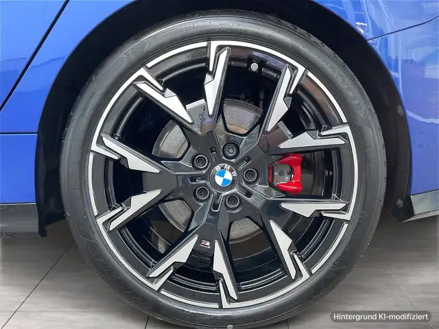 BMW 1 Series view 6