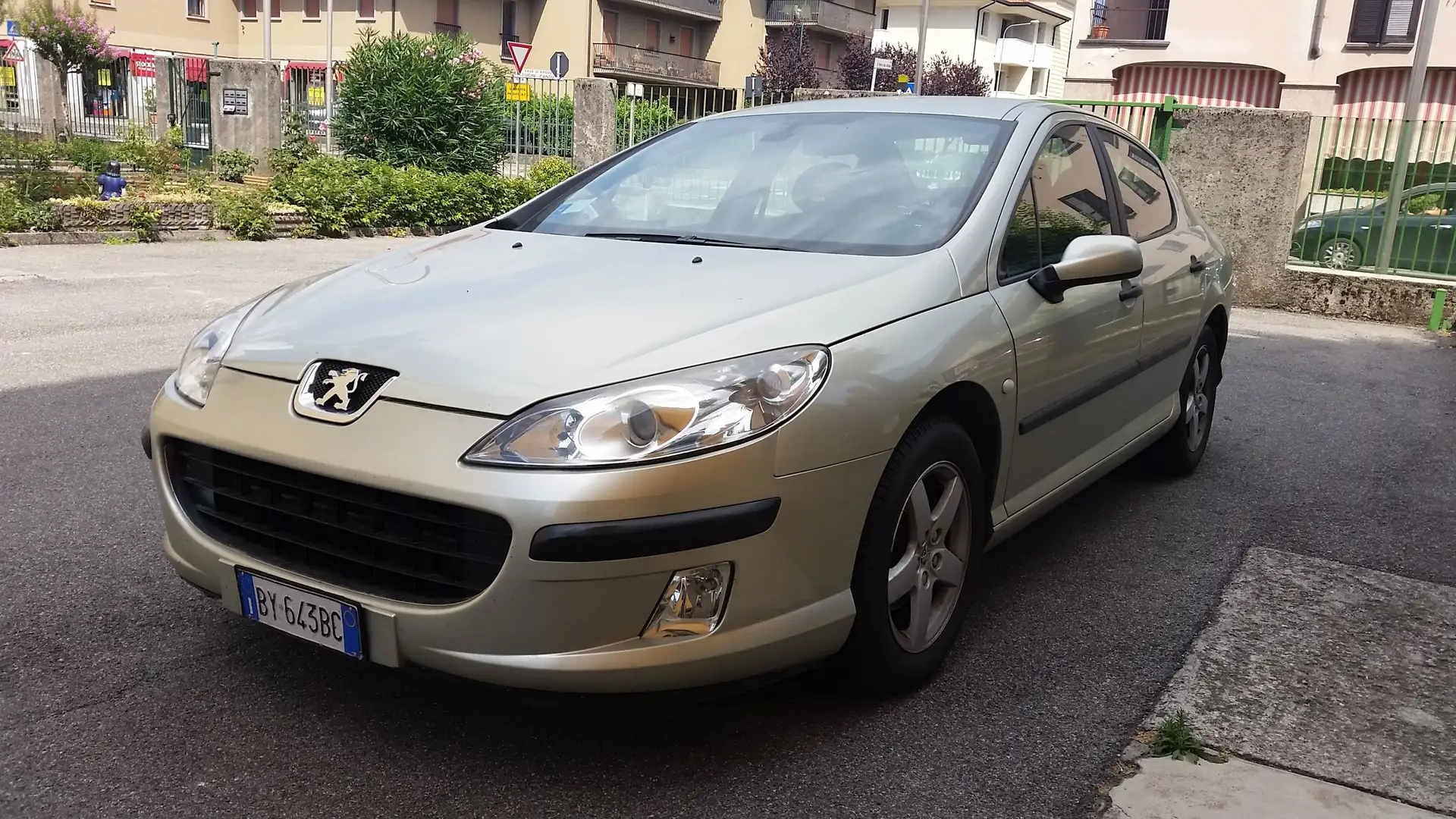 Peugeot 407 407 2004 Berlina 1.8 16v Confort Auriu - 1