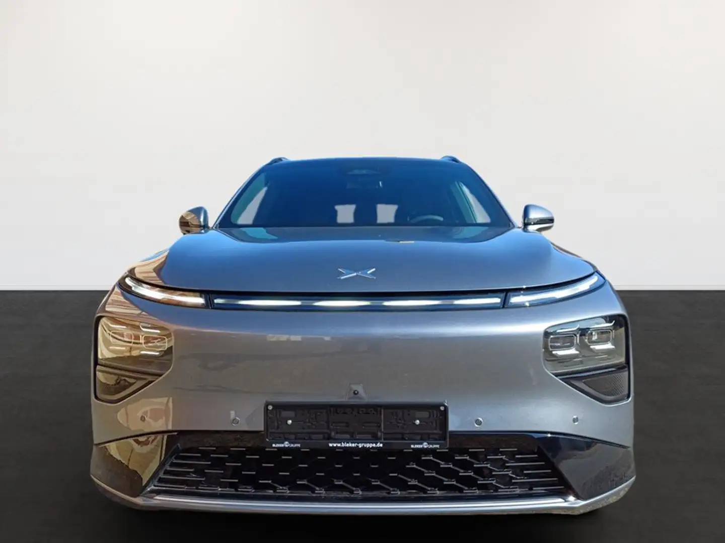 Xpeng G9 MY24 LongRange+360°+Navi+Pano+uvm. Grau - 2