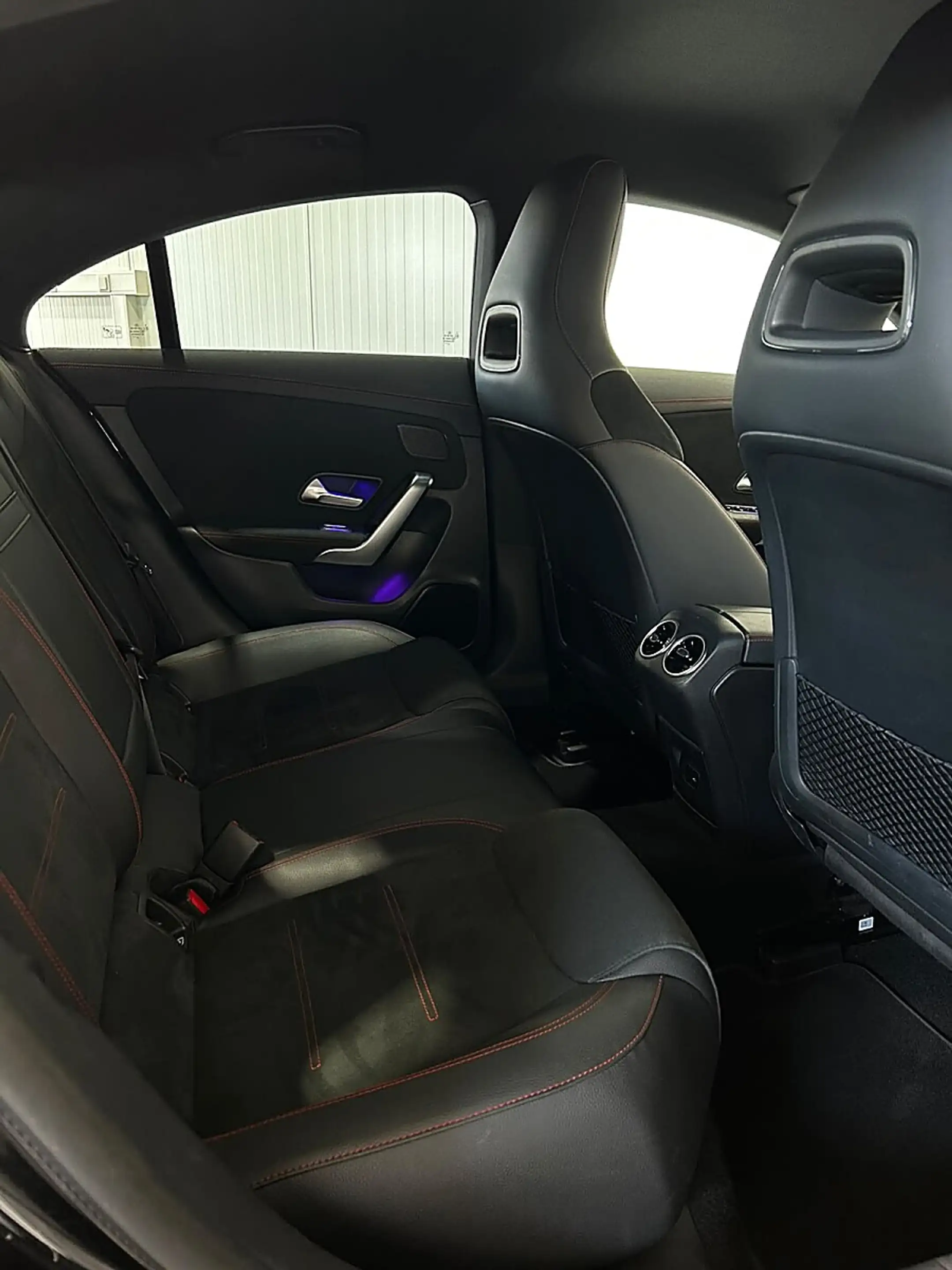 Mercedes-Benz CLA 200 d Aut.//AMG-PAKET//AMBIENTE//SITZHEIZUNG — photo 14