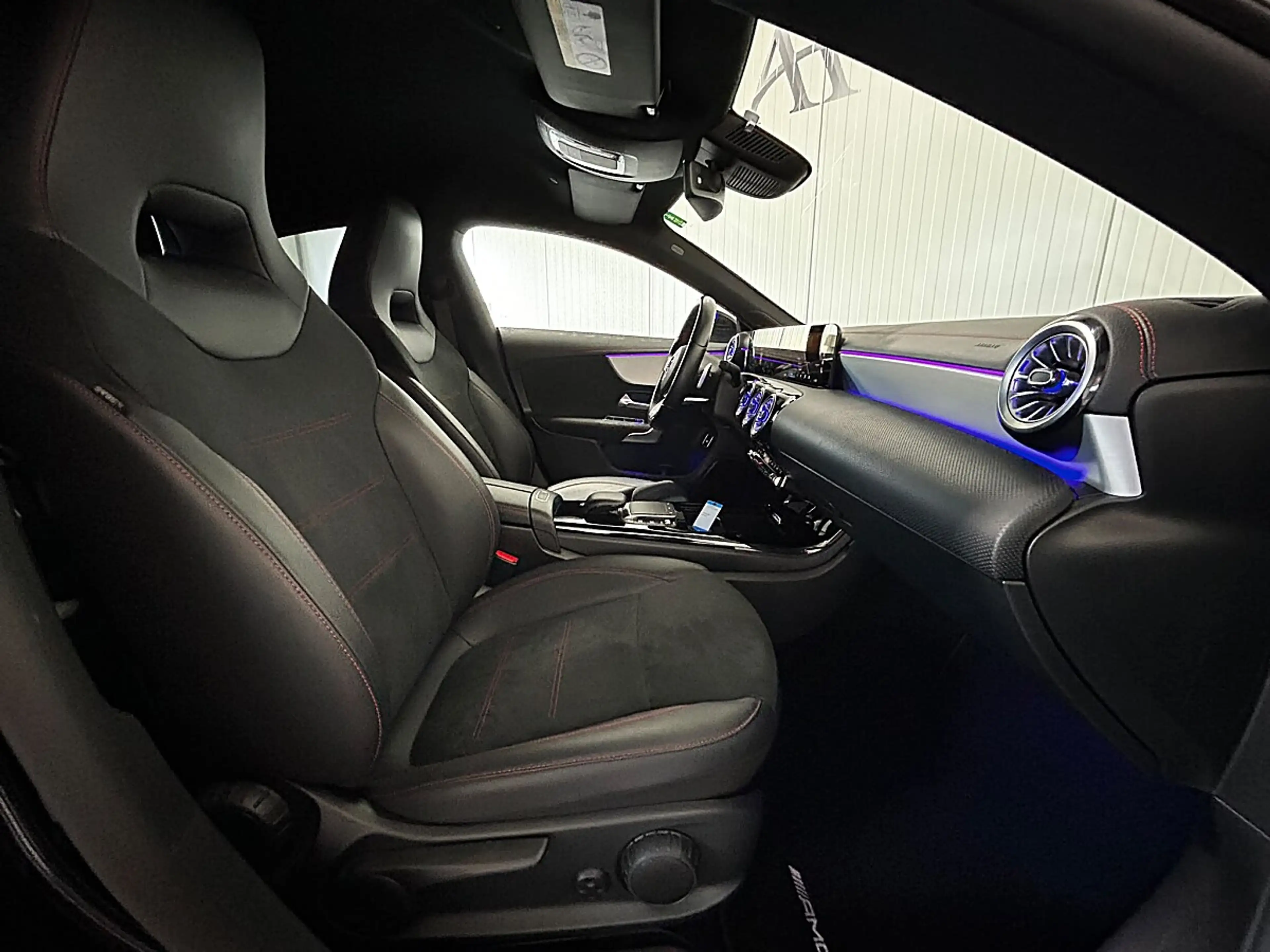 Mercedes-Benz CLA 200 d Aut.//AMG-PAKET//AMBIENTE//SITZHEIZUNG — photo 12