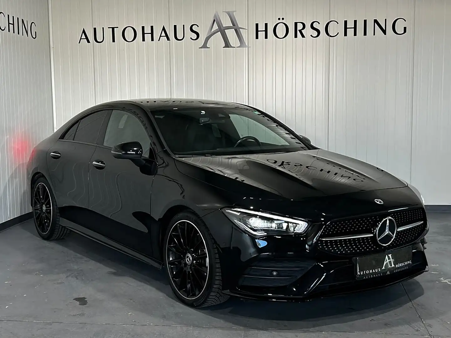 Mercedes-Benz CLA 200 d Aut.//AMG-PAKET//AMBIENTE//SITZHEIZUNG Schwarz - 1