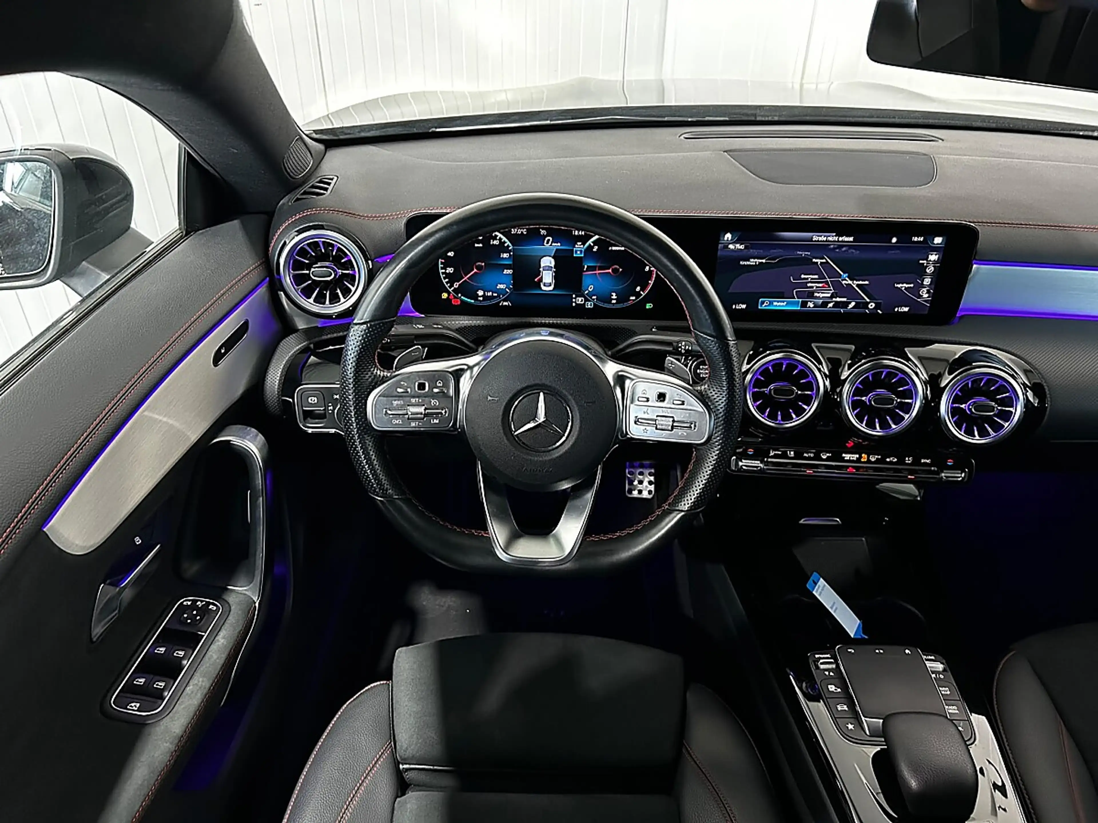 Mercedes-Benz CLA 200 d Aut.//AMG-PAKET//AMBIENTE//SITZHEIZUNG — photo 8