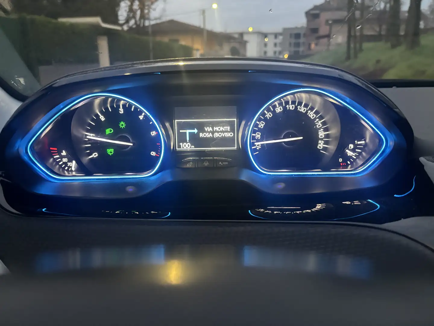 Peugeot 2008 1.6 bluehdi Allure 100cv my16 Zwart - 2