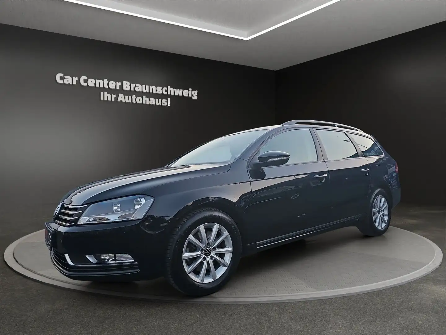 Volkswagen Passat Variant 2.0 TDI Trendline BMT+Navi+AHK Negru - 1