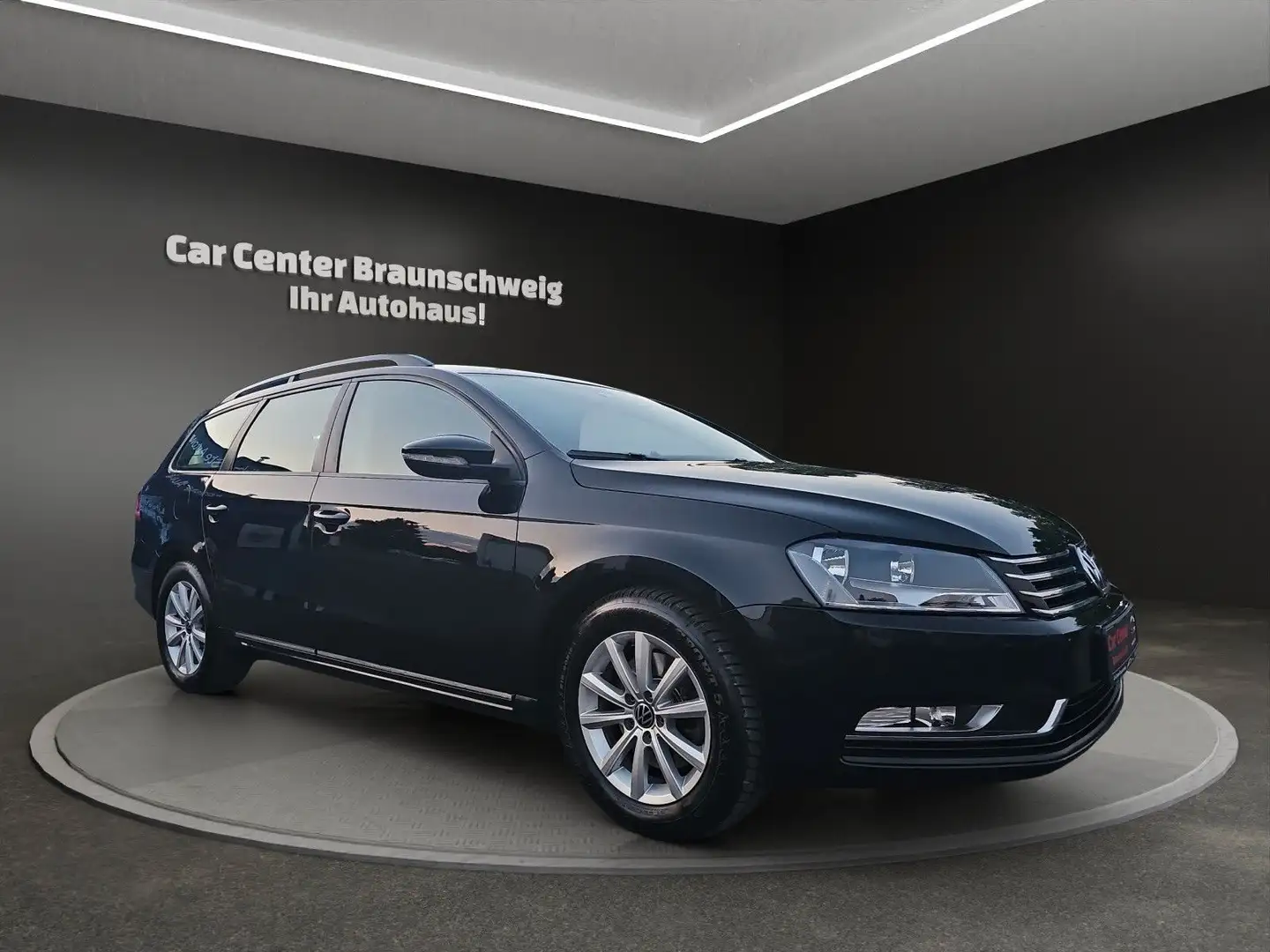 Volkswagen Passat Variant 2.0 TDI Trendline BMT+Navi+AHK Negru - 2