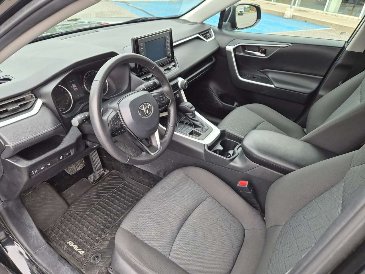 2021 Toyota RAV4 XLE — снимка 1