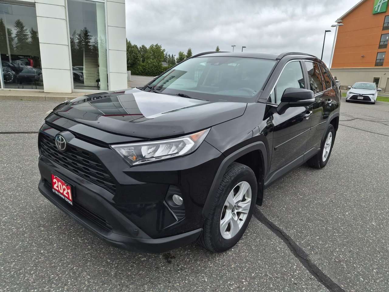 2021 Toyota RAV4 XLE — снимка 1