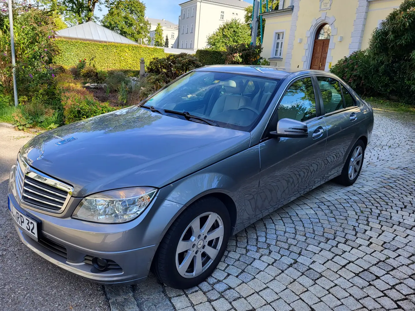 Mercedes-Benz C 220 C 220 CDI Automatik BlueEFFICIENCY Special Edition Šedá - 1