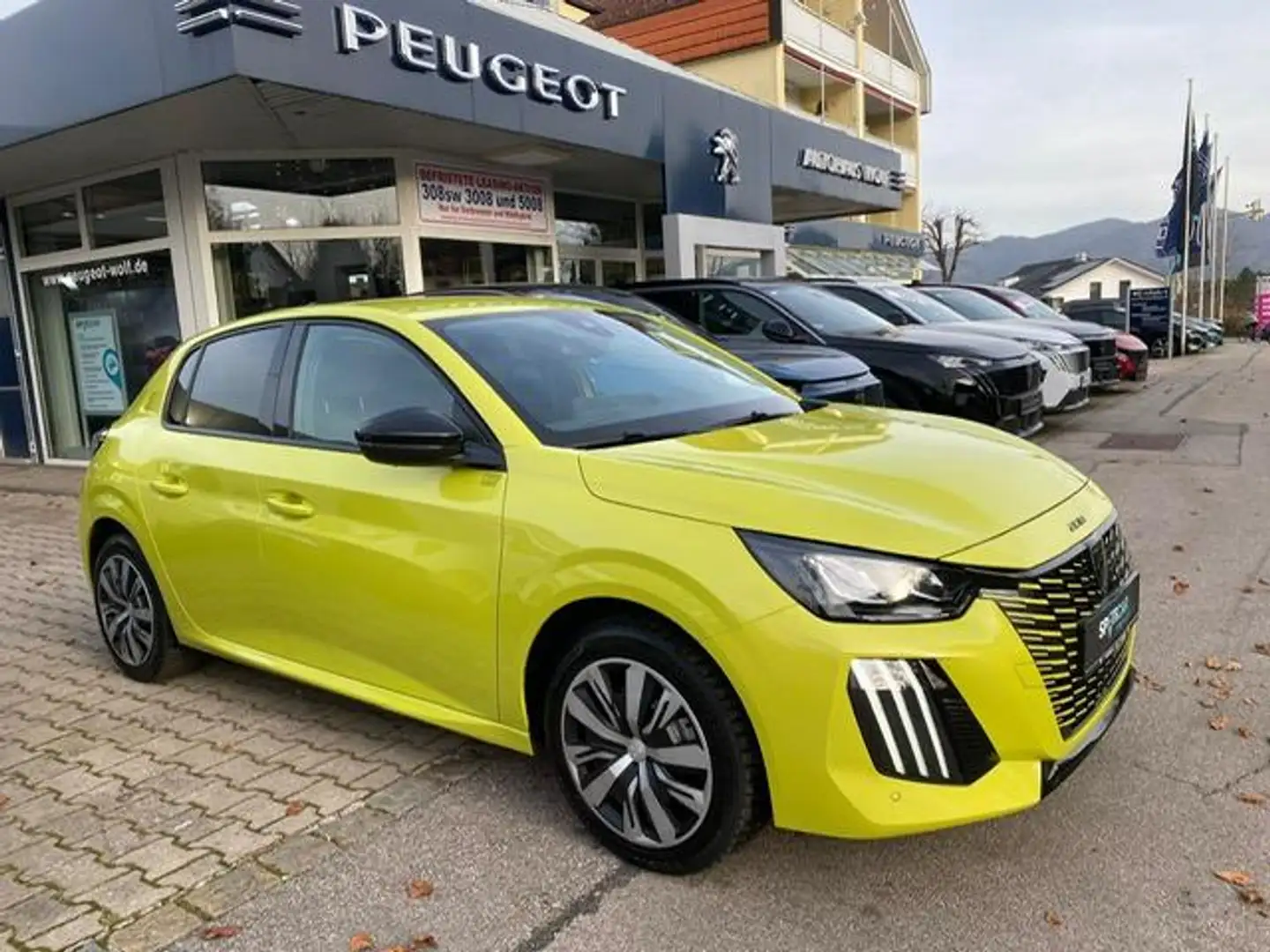 Peugeot 208 Allure PureTech 100 Gelb - 1