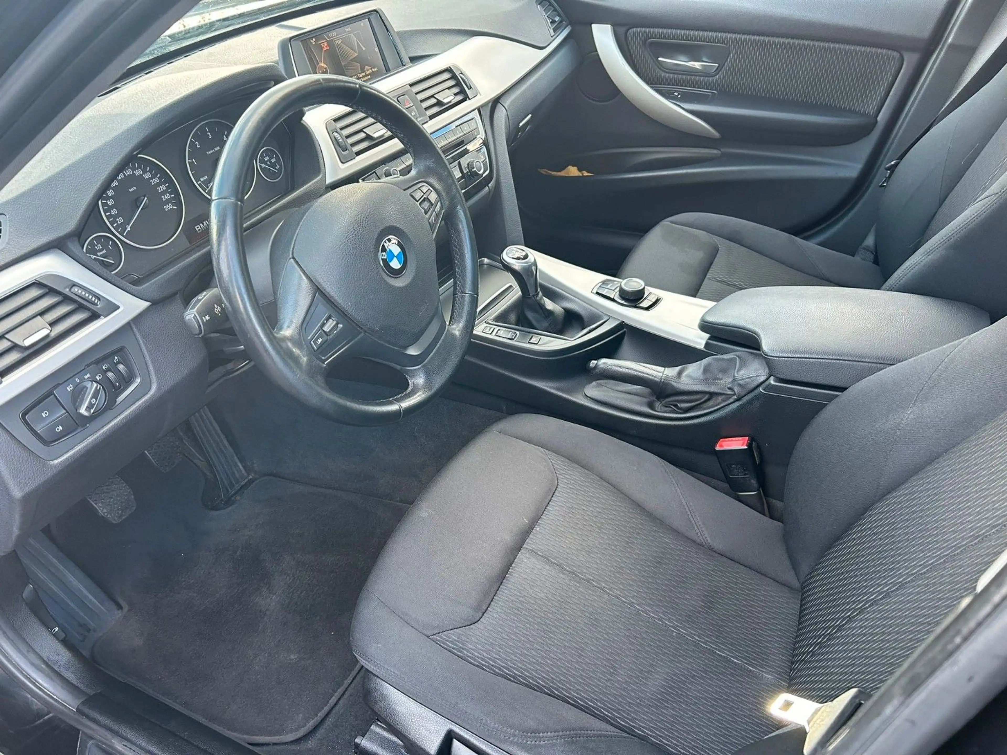 BMW 316 d Touring 2.0 PDC+SHZ+TEMP+KLIMA — photo 9