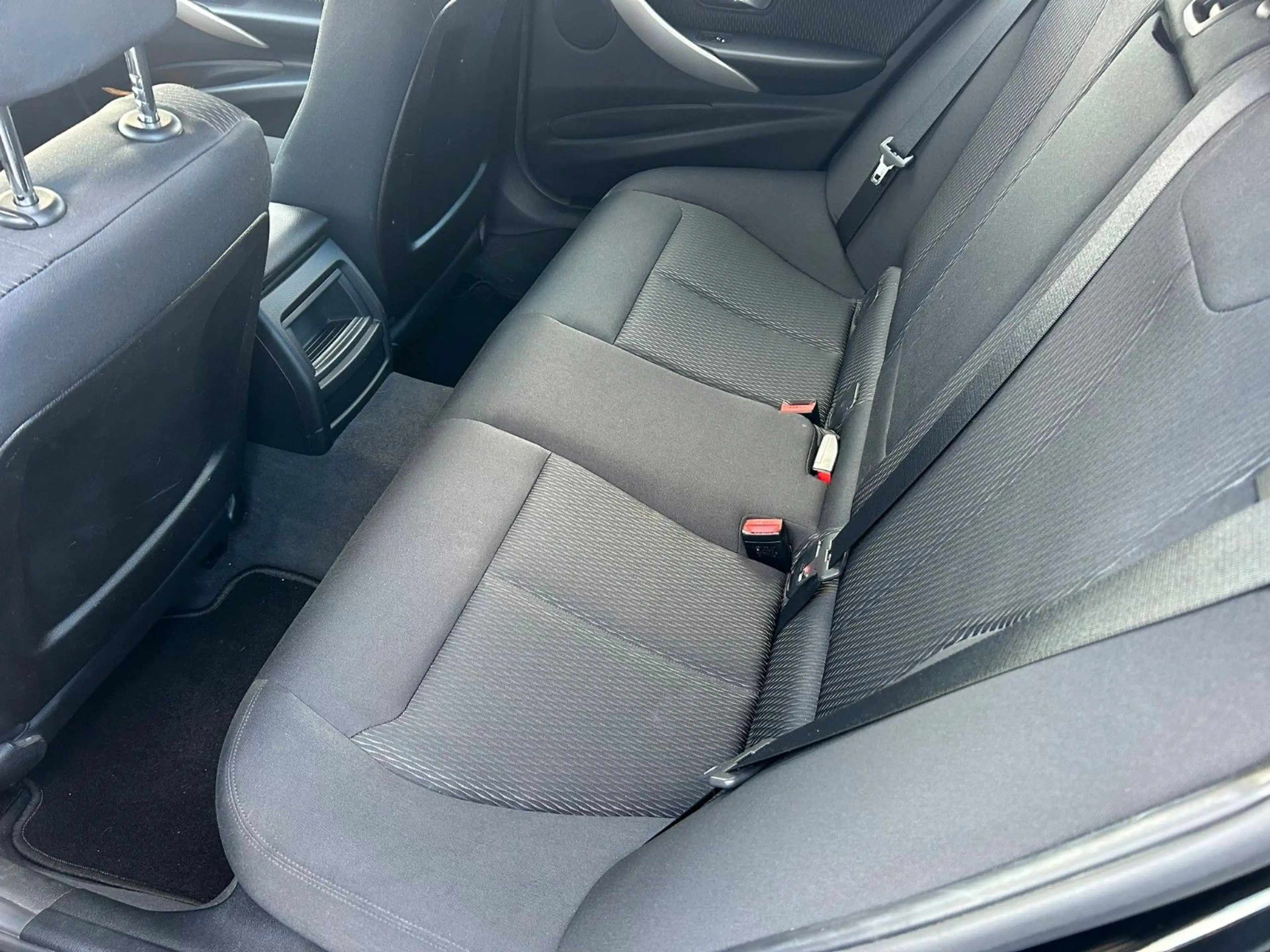 BMW 316 d Touring 2.0 PDC+SHZ+TEMP+KLIMA — photo 11