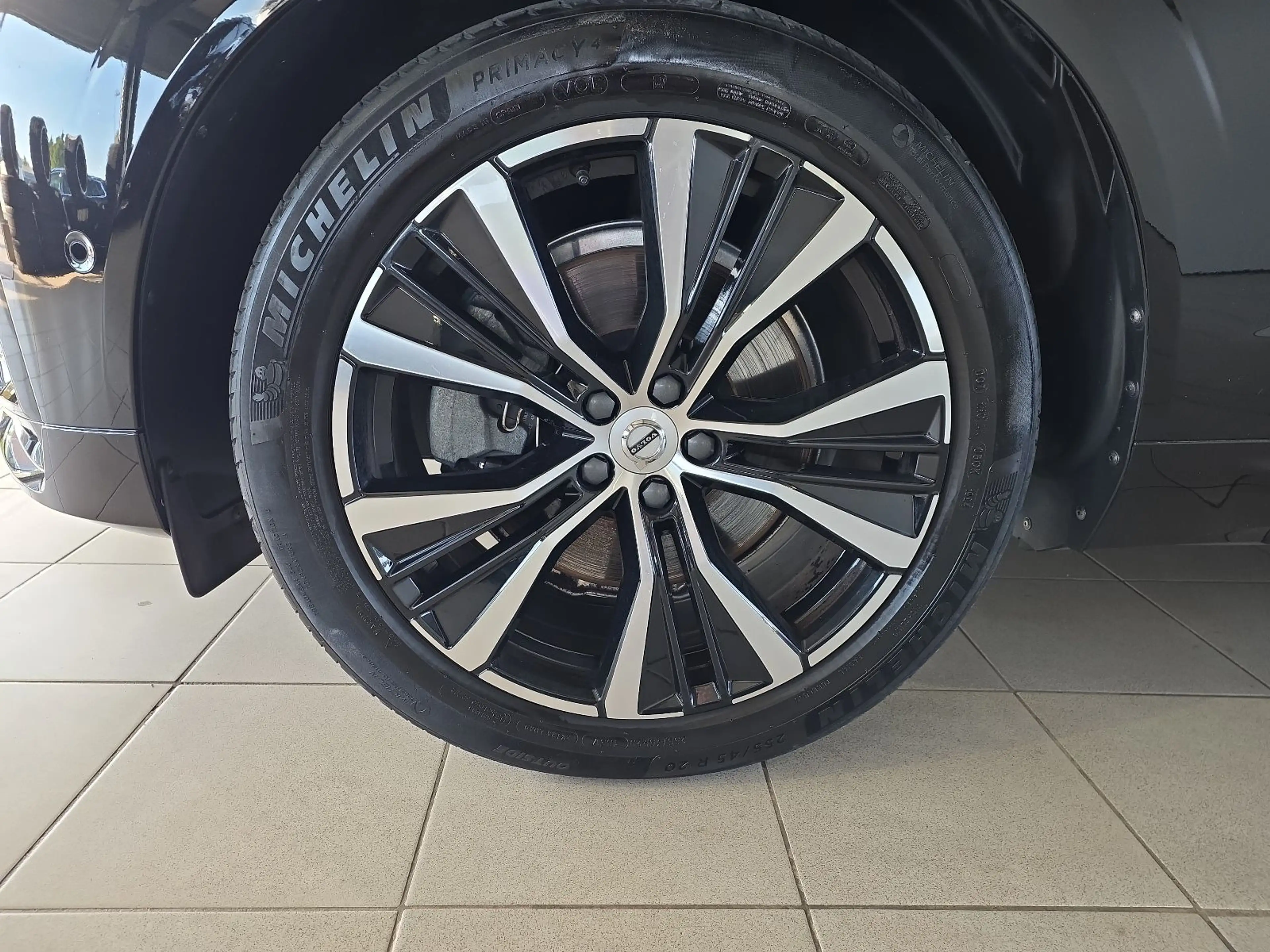 Volvo XC60 B5 Ultra Dark AWD ACC BLIS FourC AHK 360° — photo 37
