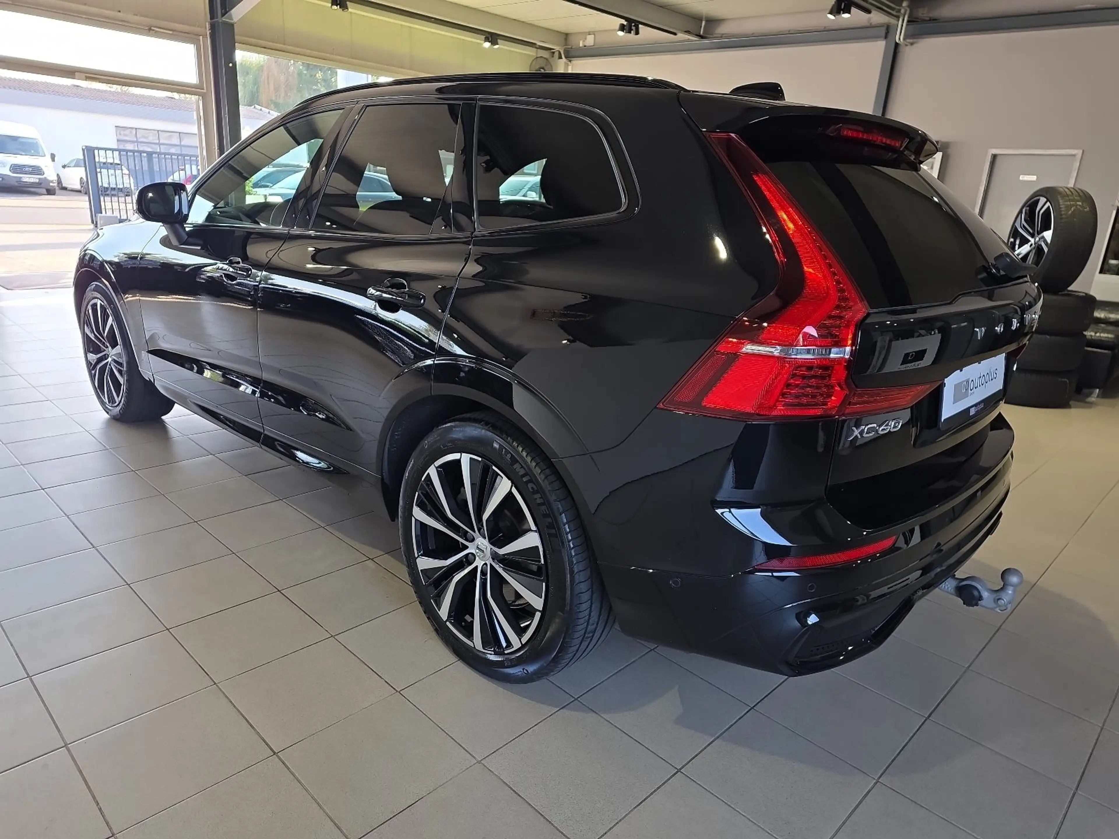 Volvo XC60 B5 Ultra Dark AWD ACC BLIS FourC AHK 360° — photo 10