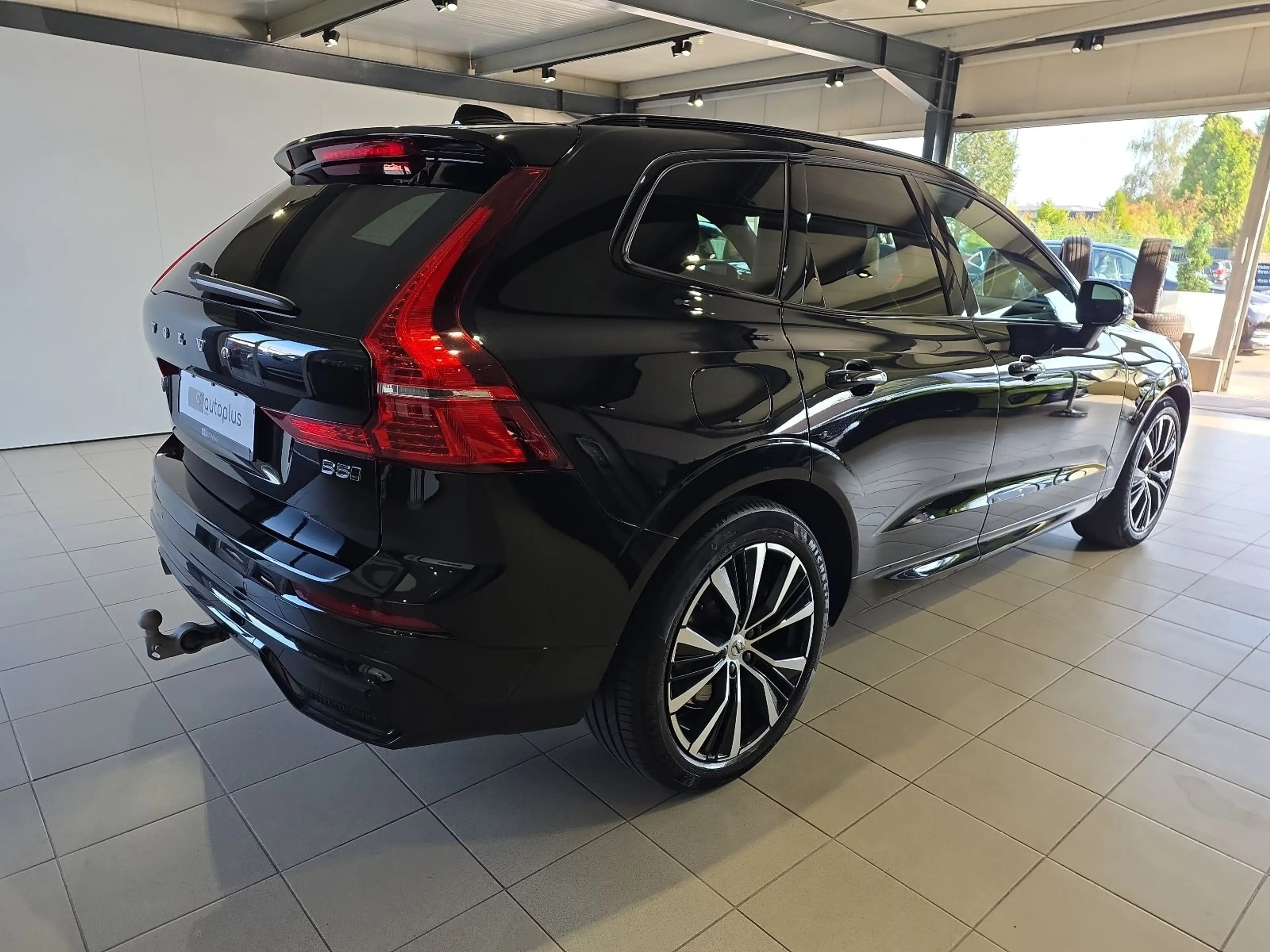 Volvo XC60 B5 Ultra Dark AWD ACC BLIS FourC AHK 360° — photo 6