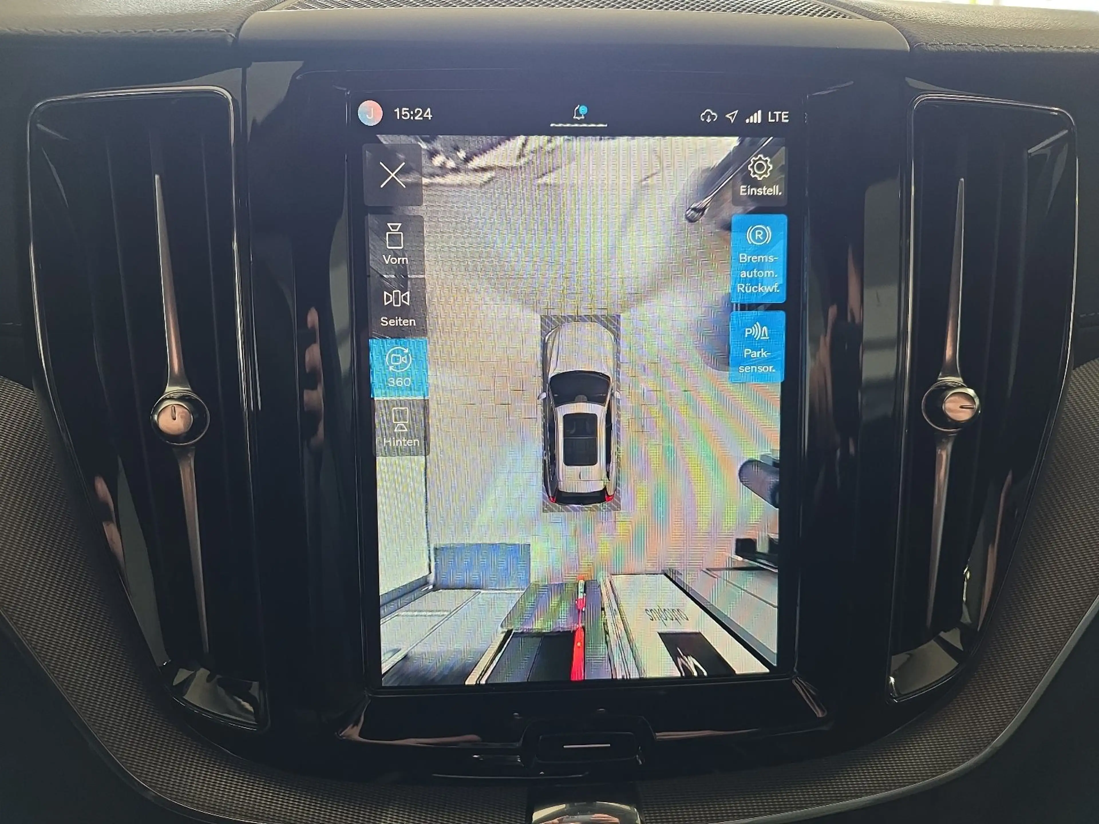 Volvo XC60 B5 Ultra Dark AWD ACC BLIS FourC AHK 360° — photo 26