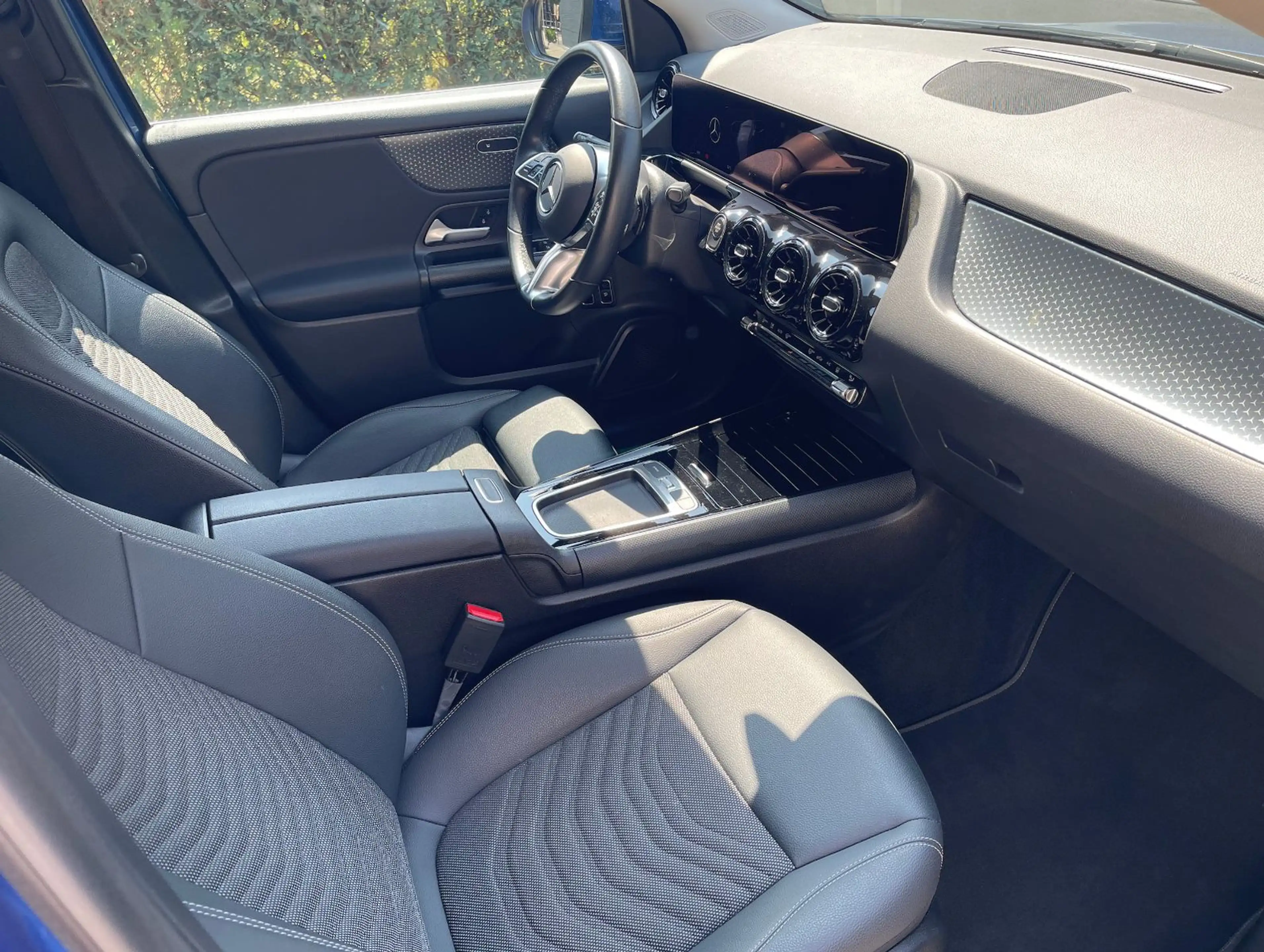 Mercedes-Benz GLA 250 e LED KAMERA FACELIFT MODEL2024 — photo 11