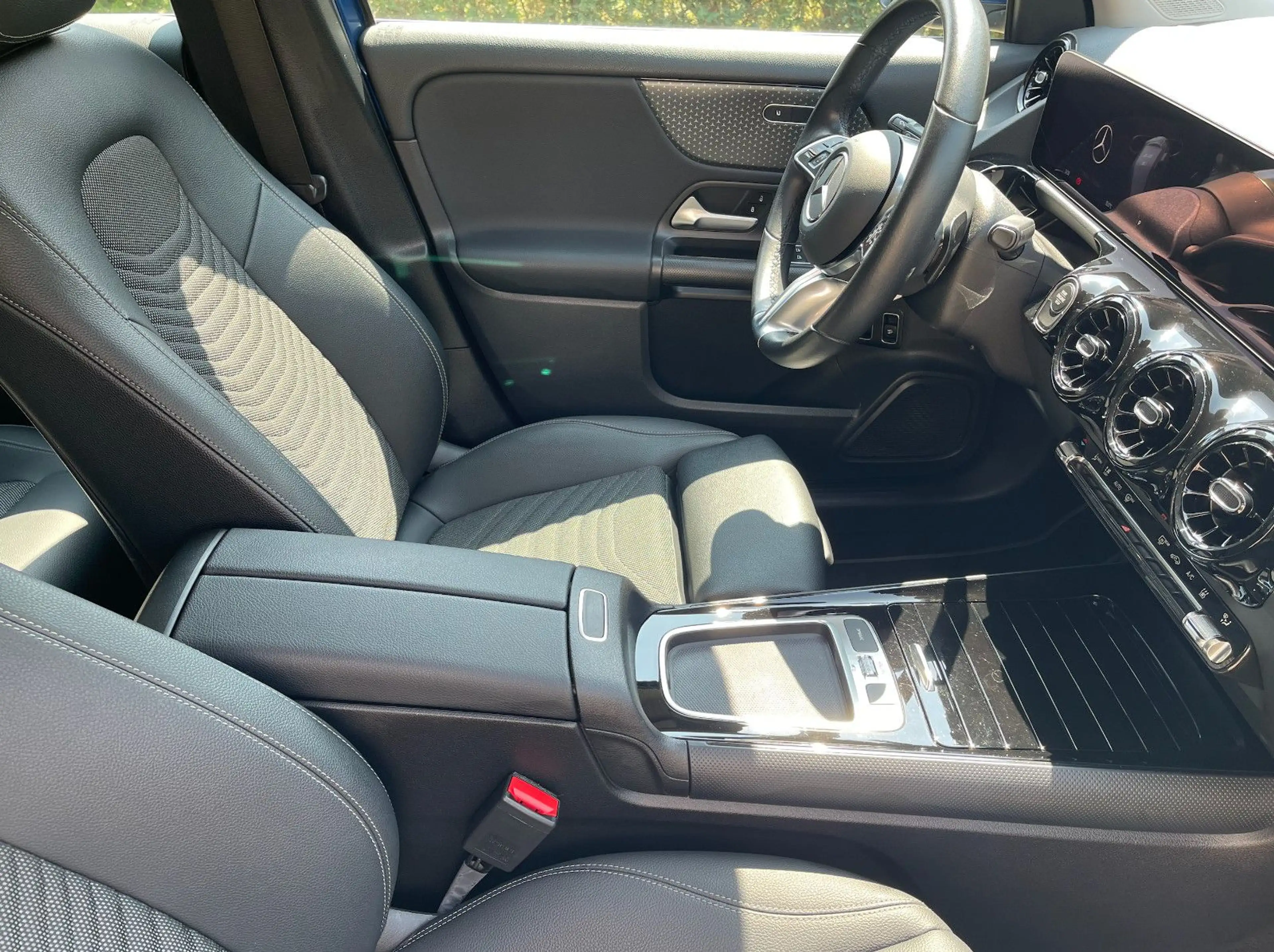 Mercedes-Benz GLA 250 e LED KAMERA FACELIFT MODEL2024 — photo 13