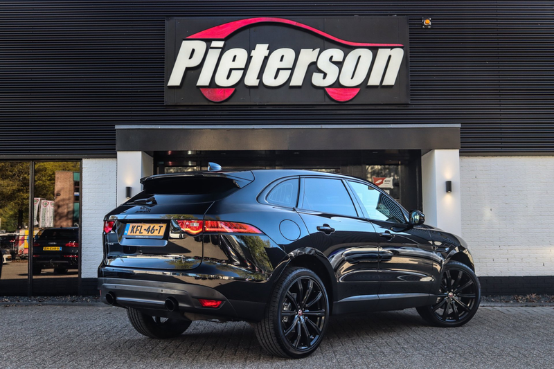 Jaguar F-Pace 3.0 S/C Portfolio AWD MERIDIAN PANO DEALER OH — photo 9