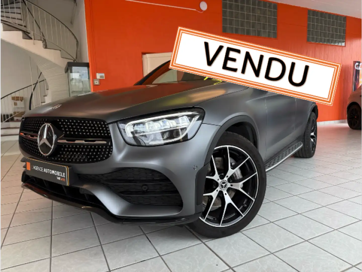 Mercedes-Benz GLC 220 Coupé  d 9G-Tronic 4Matic AMG Gris - 2