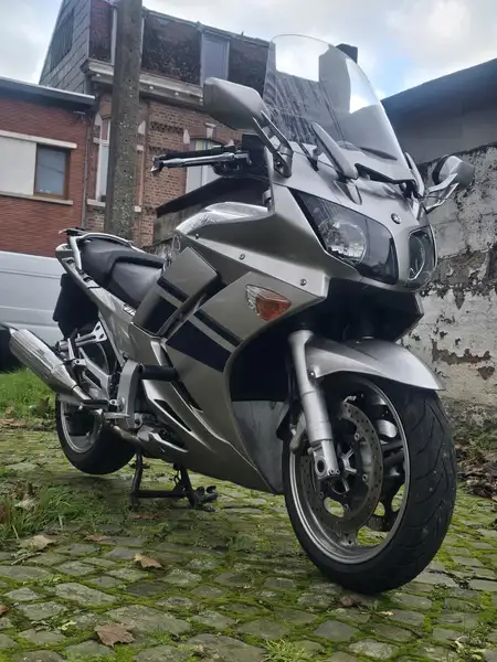 Yamaha FJR 1300 - foto 4