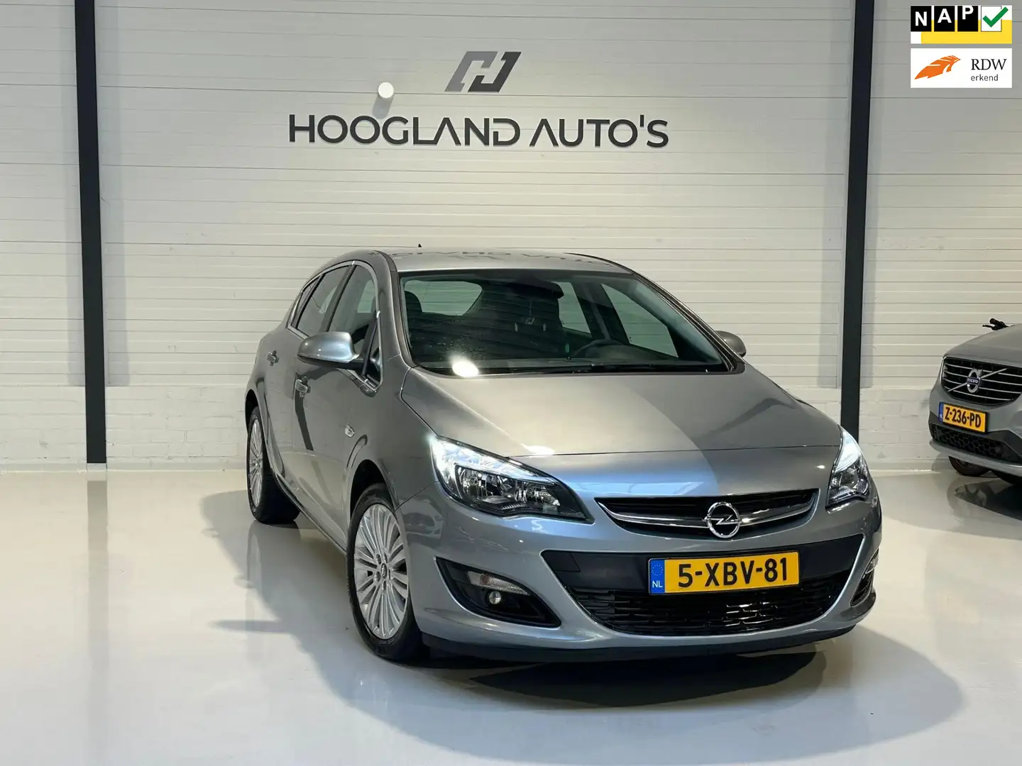 Opel Astra 1.4 Turbo Design Edition 2014 Origineel 42DKM NAP! Grijs - 1