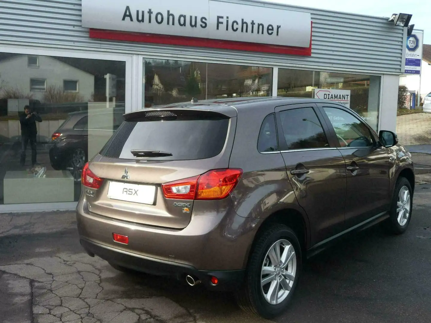 Mitsubishi ASX 1,6 Invite Edition Brun - 2
