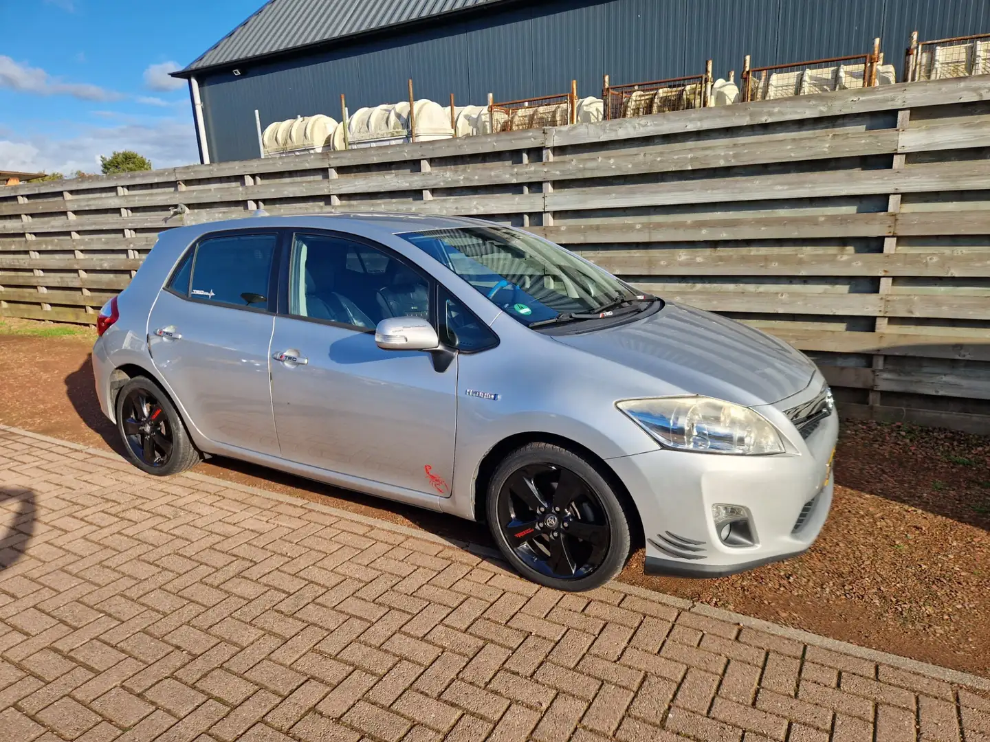 Toyota Auris 1.8 Full Hybrid Dynamic Gris - 1