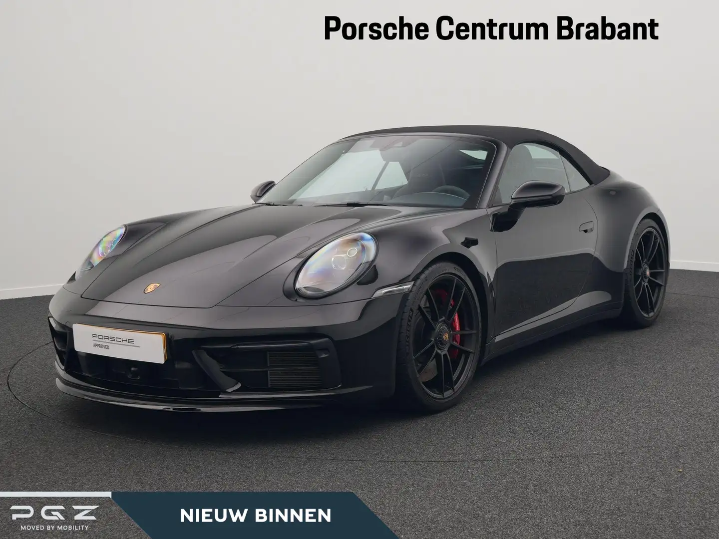 Porsche 992 Carrera 4 GTS Cabriolet Zwart - 1