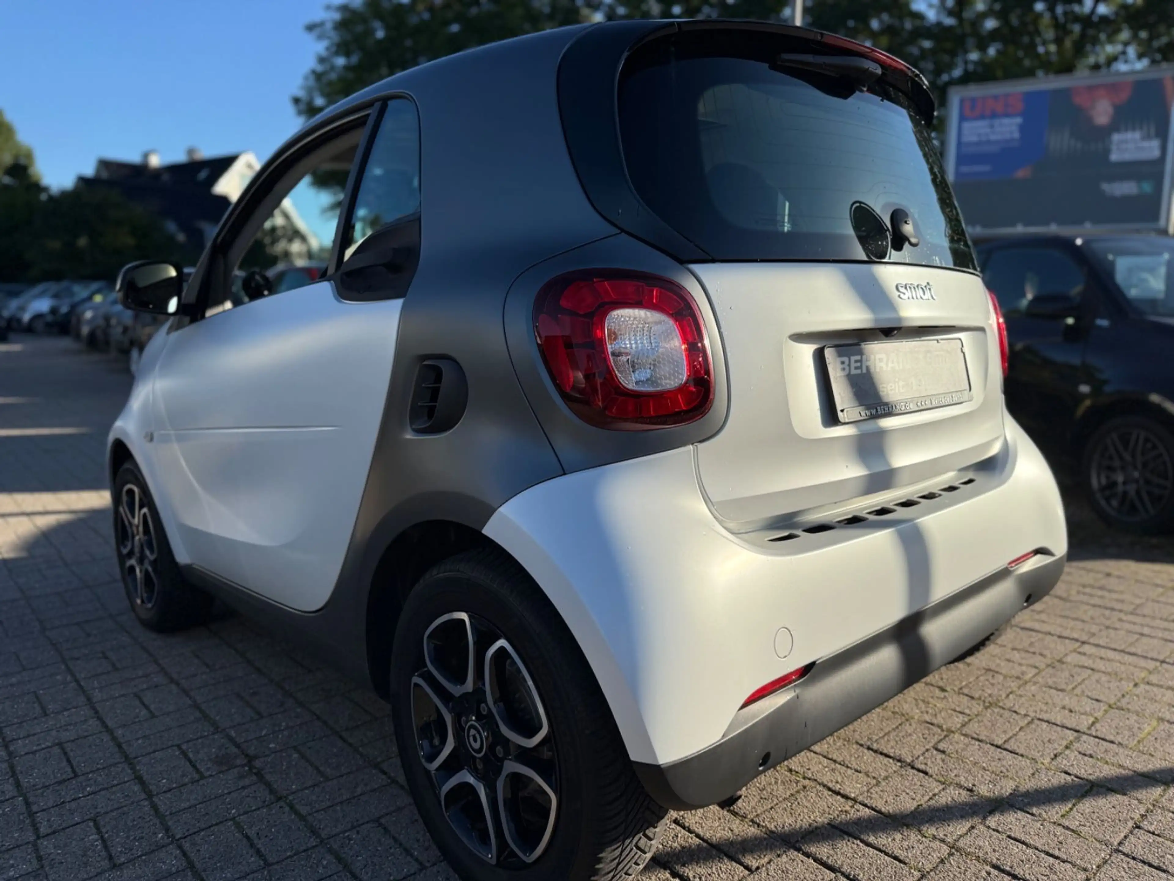 smart forTwo *117PS**PRIME*PANORAMA*NAVI*SITZHEIZUNG — photo 3