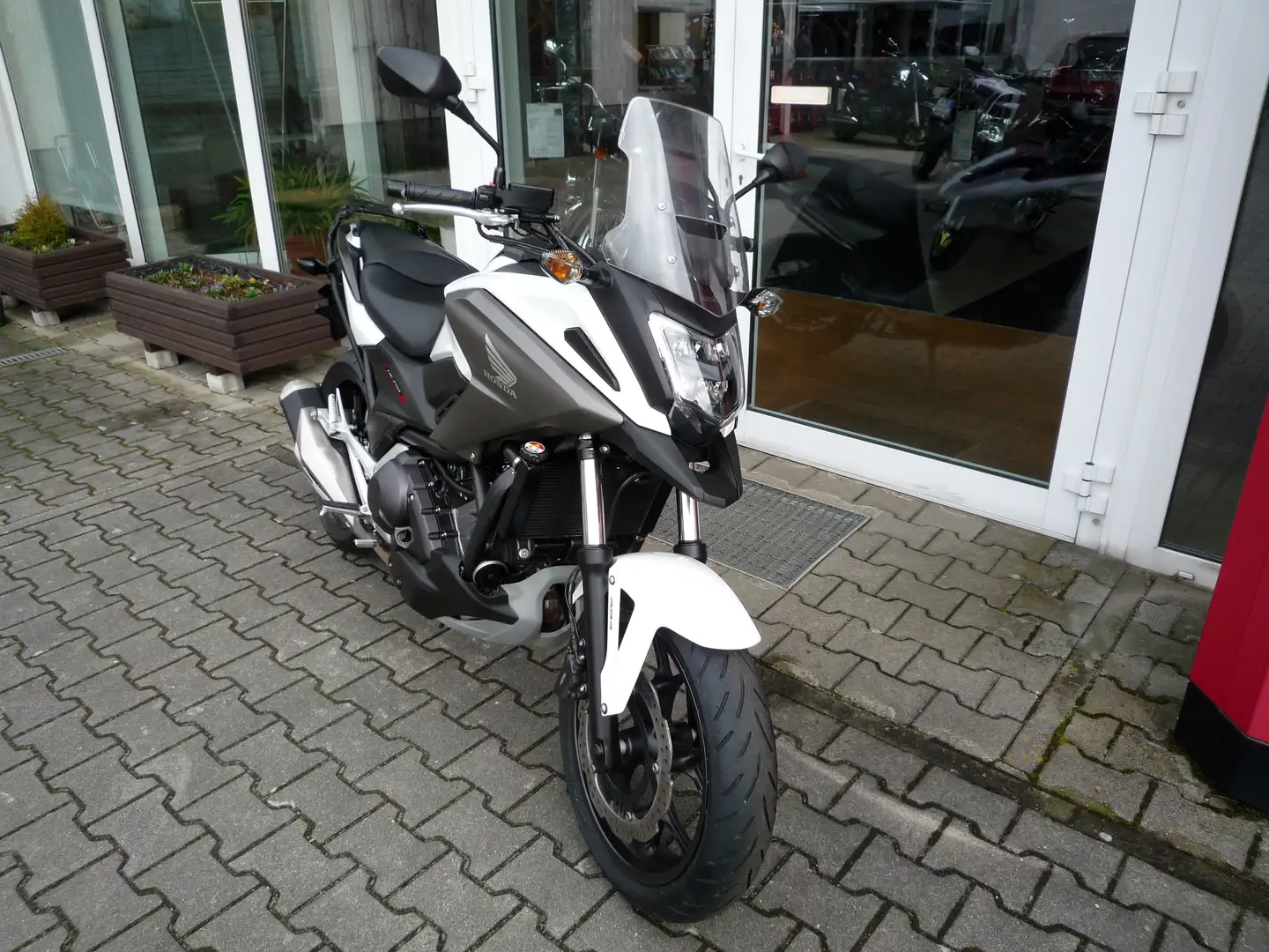 Honda NC 750 XA , DCT , ABS , RC90 , 54 PS ,  1. Hand Weiß - 1