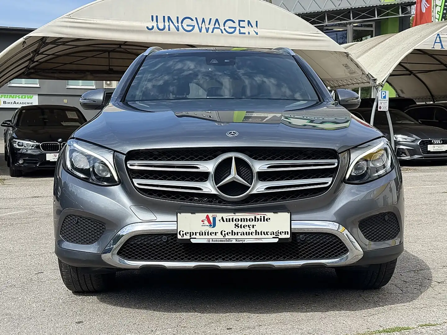 Mercedes-Benz GLC 220 d 4MATIC Aut.+AMG-Line Interieur+Navi+Alcantara... Grau - 2