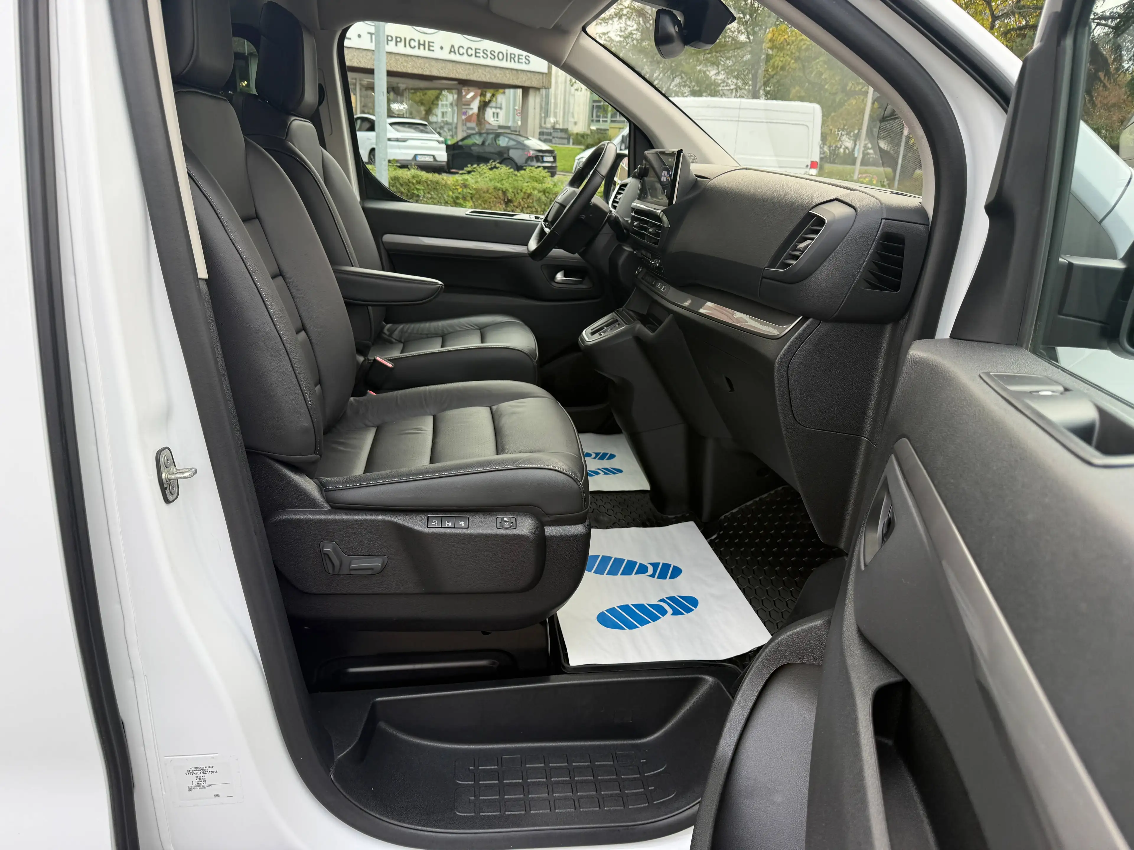 Opel Zafira Life Tourer 2.2 Blue-HDi GS (L2) Automatik (AHK*PANODACH*LEDER*TISCH) — photo 17