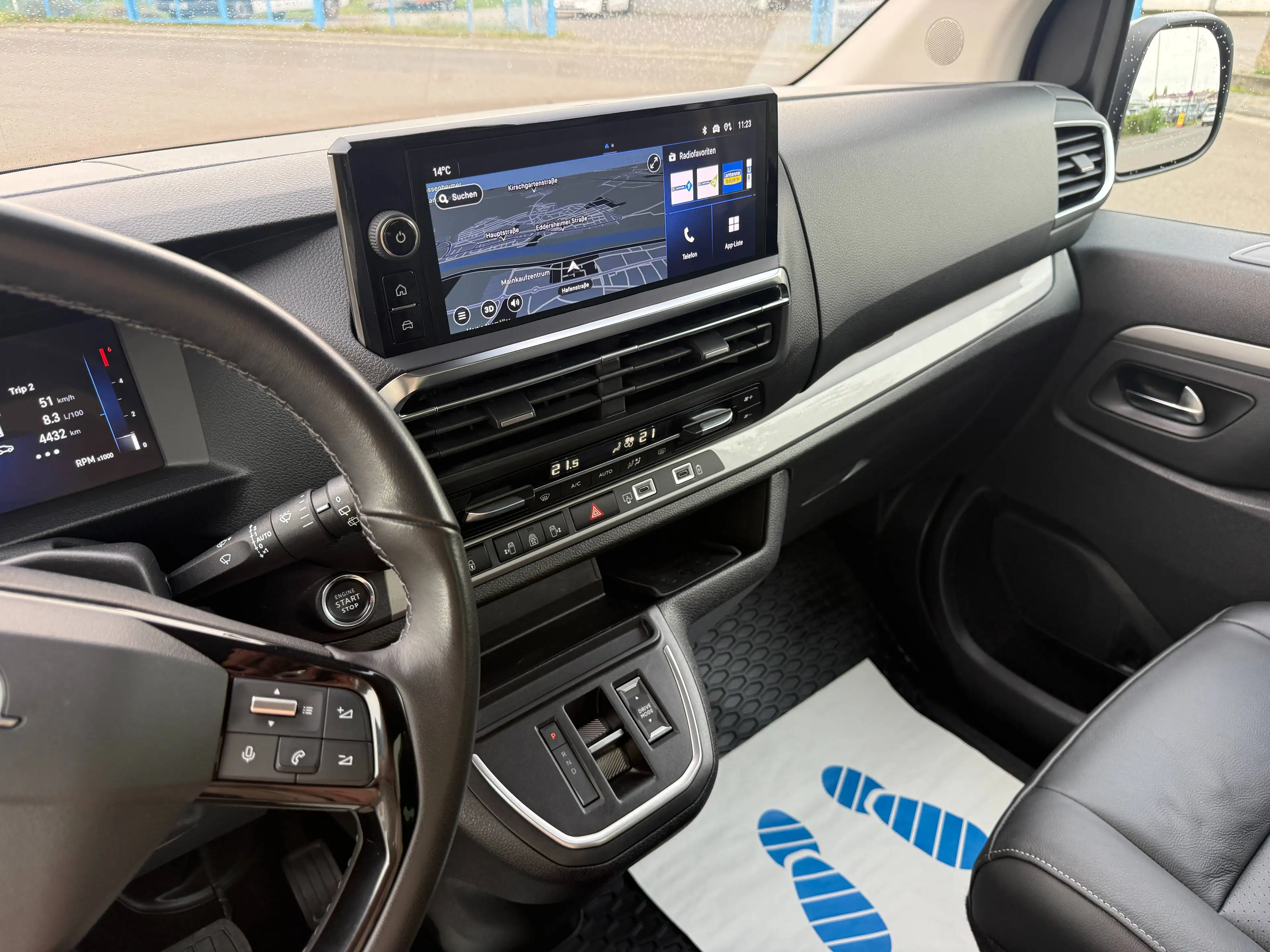Opel Zafira Life Tourer 2.2 Blue-HDi GS (L2) Automatik (AHK*PANODACH*LEDER*TISCH) — photo 20