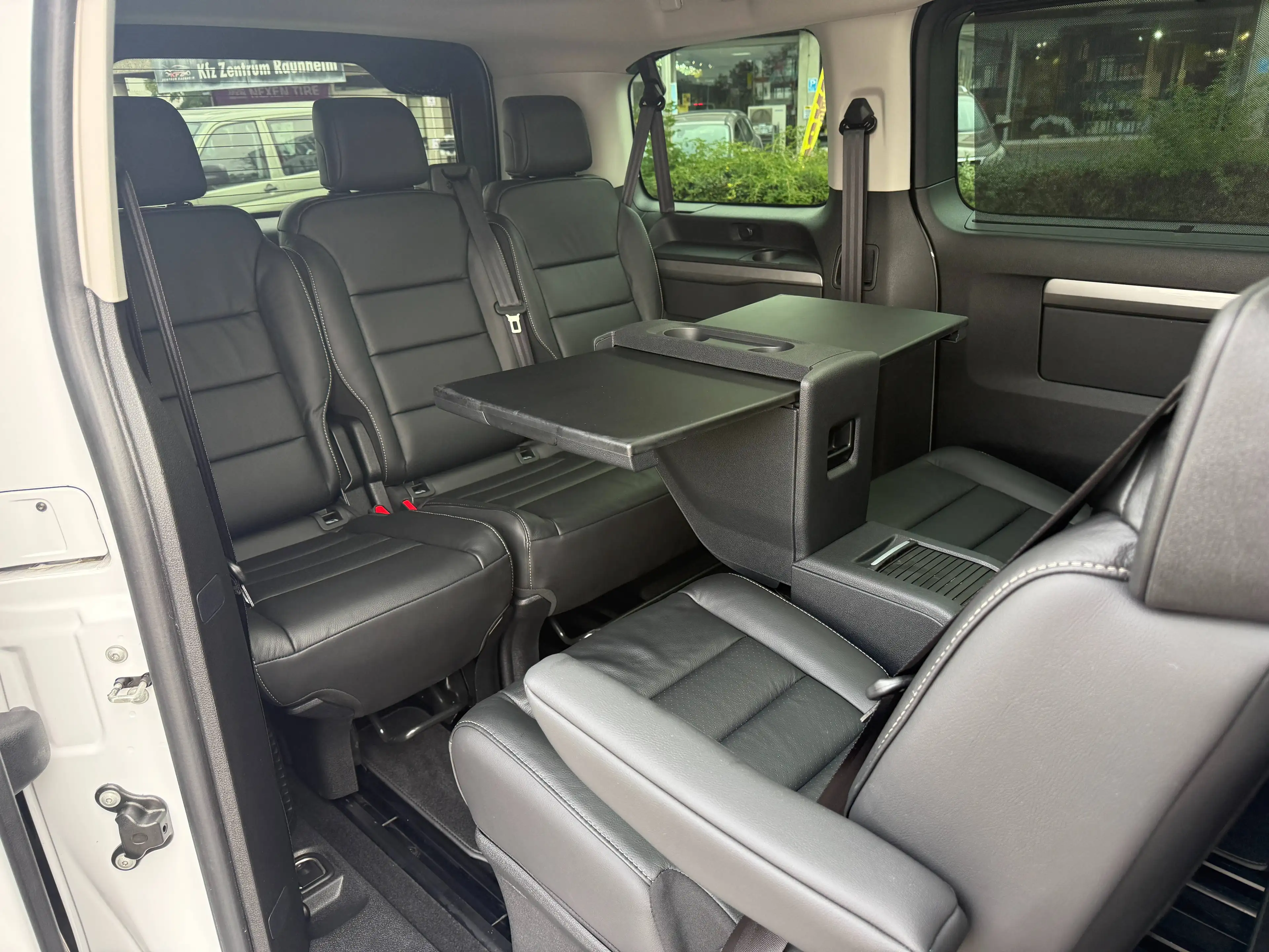 Opel Zafira Life Tourer 2.2 Blue-HDi GS (L2) Automatik (AHK*PANODACH*LEDER*TISCH) — photo 8