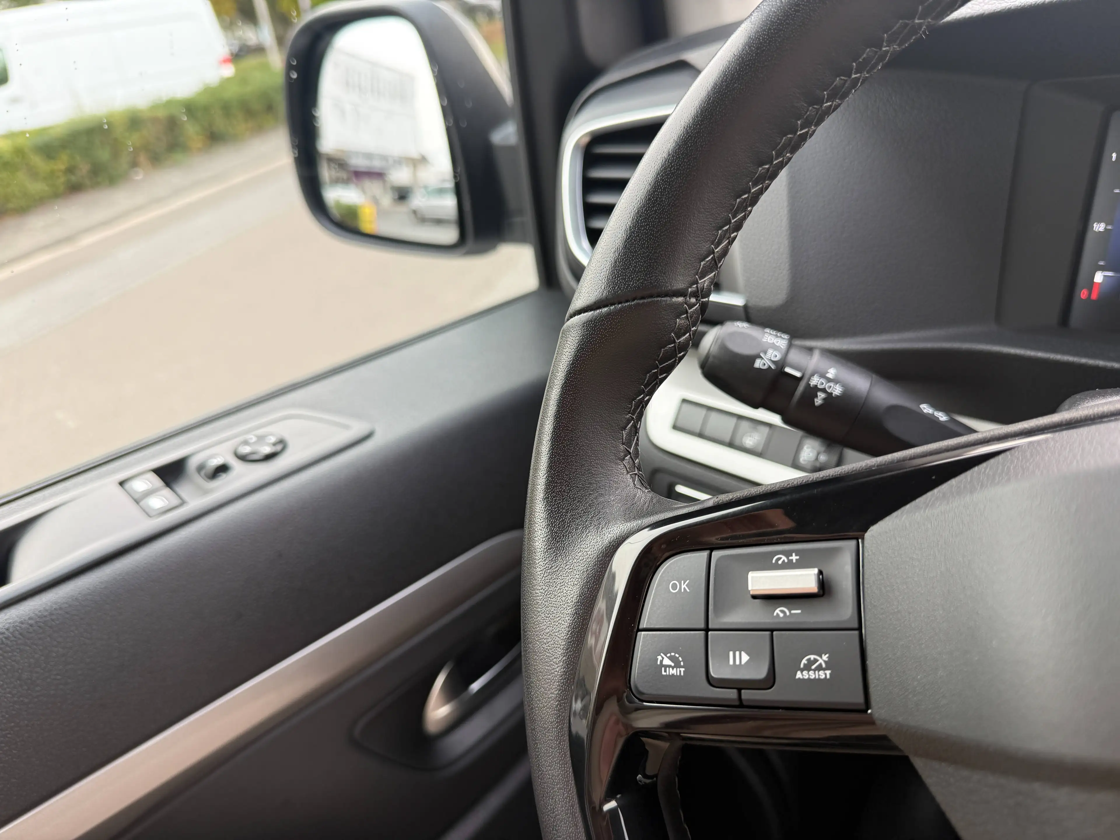 Opel Zafira Life Tourer 2.2 Blue-HDi GS (L2) Automatik (AHK*PANODACH*LEDER*TISCH) — photo 21