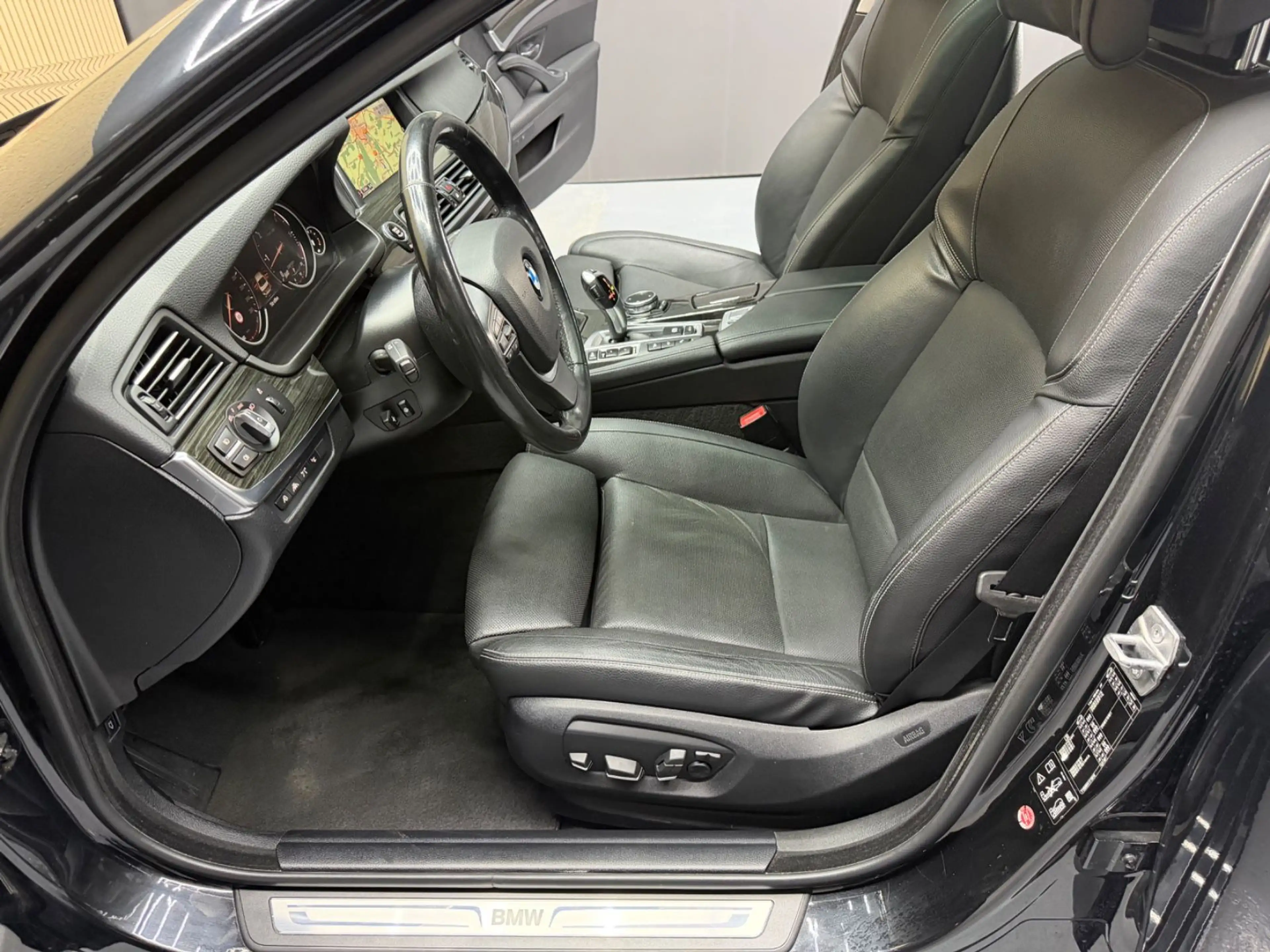 BMW 535 d xDrive*H&K*HUD*SoftCl*ACC*Spur*360kam — photo 13